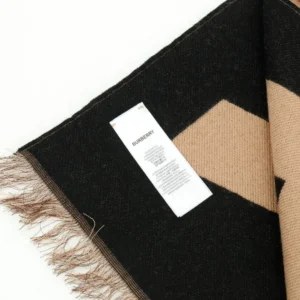 Burberry scarf black beige wool blend fabric with fringed edges and brand label