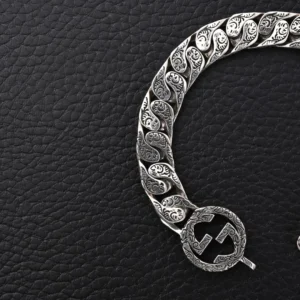Gucci chain necklace silver-tone metal engraved detailed Cuban link design accessory