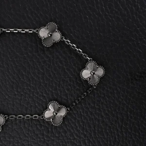 Van Cleef & Arpels vintage Alhambra necklace silver chain clover motifs detailed design