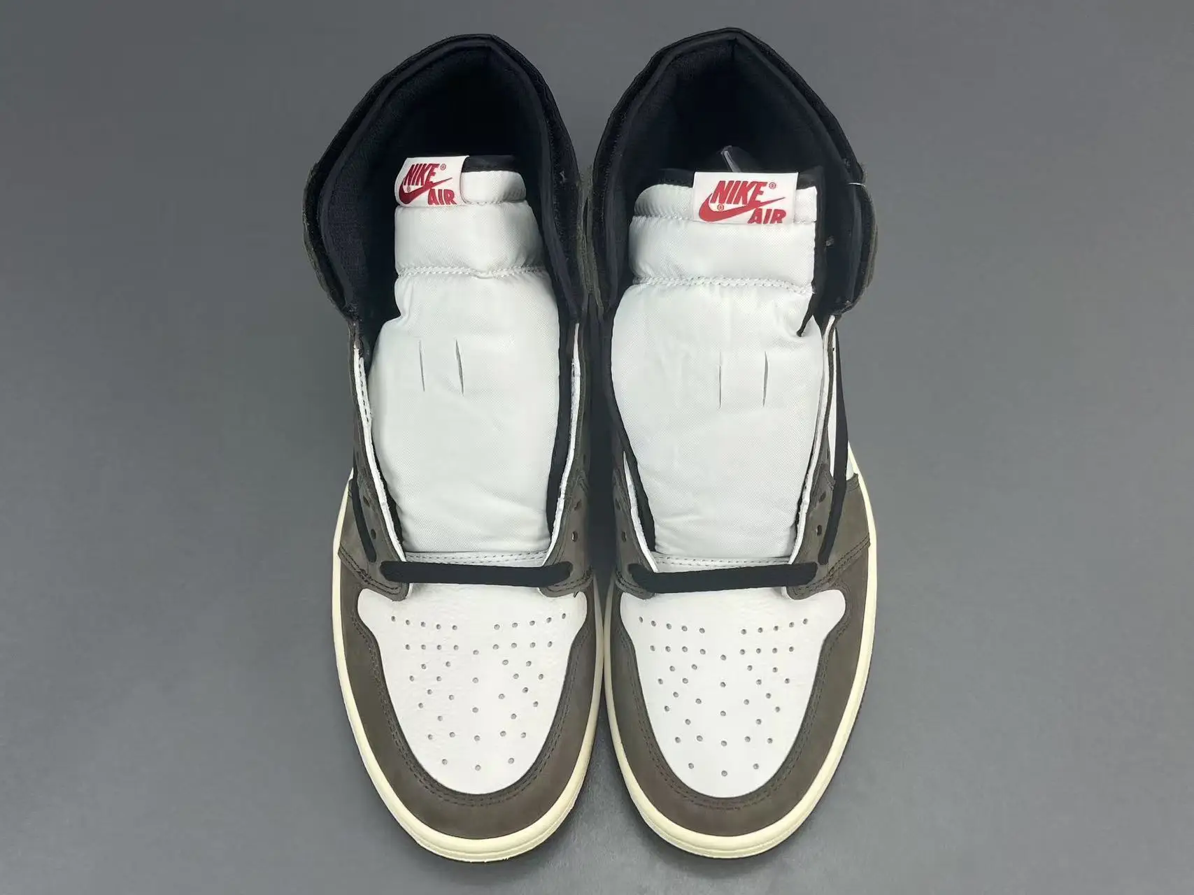 Nike Air Jordan 1 Retro High OG Dark Mocha white brown black leather sneakers