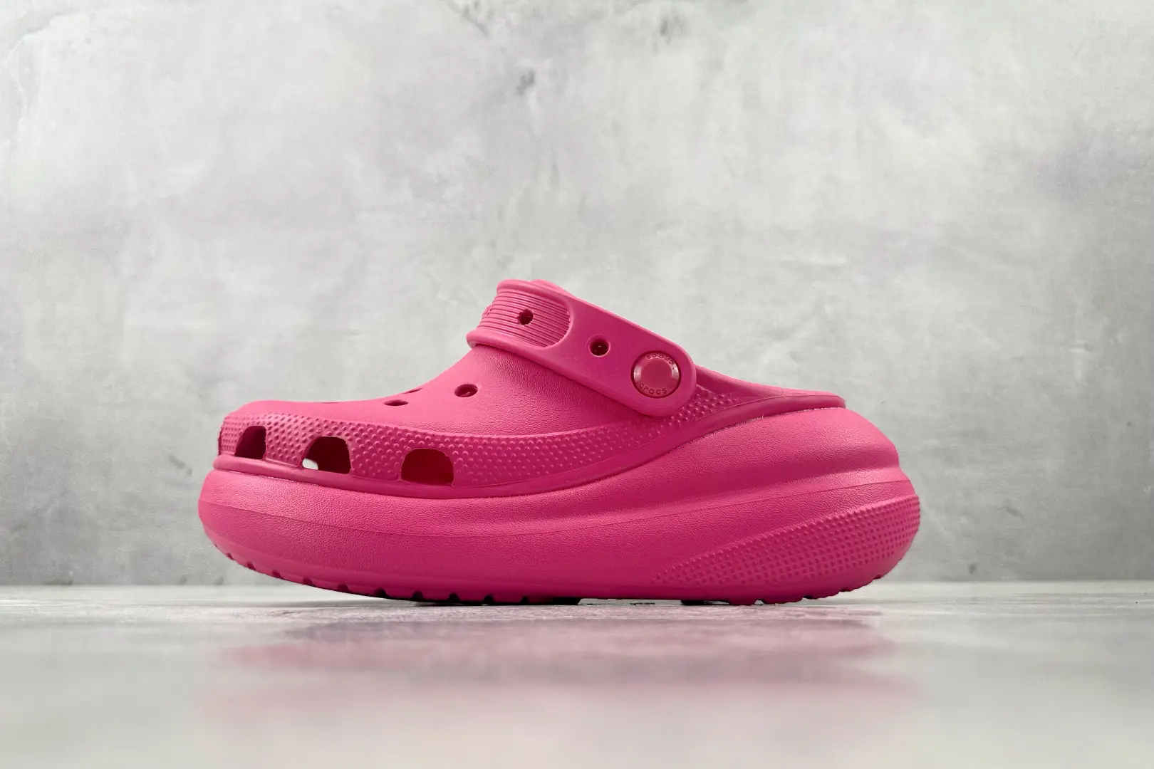 Crocs Crush Clog Dragon Fruit Color
*33A61
