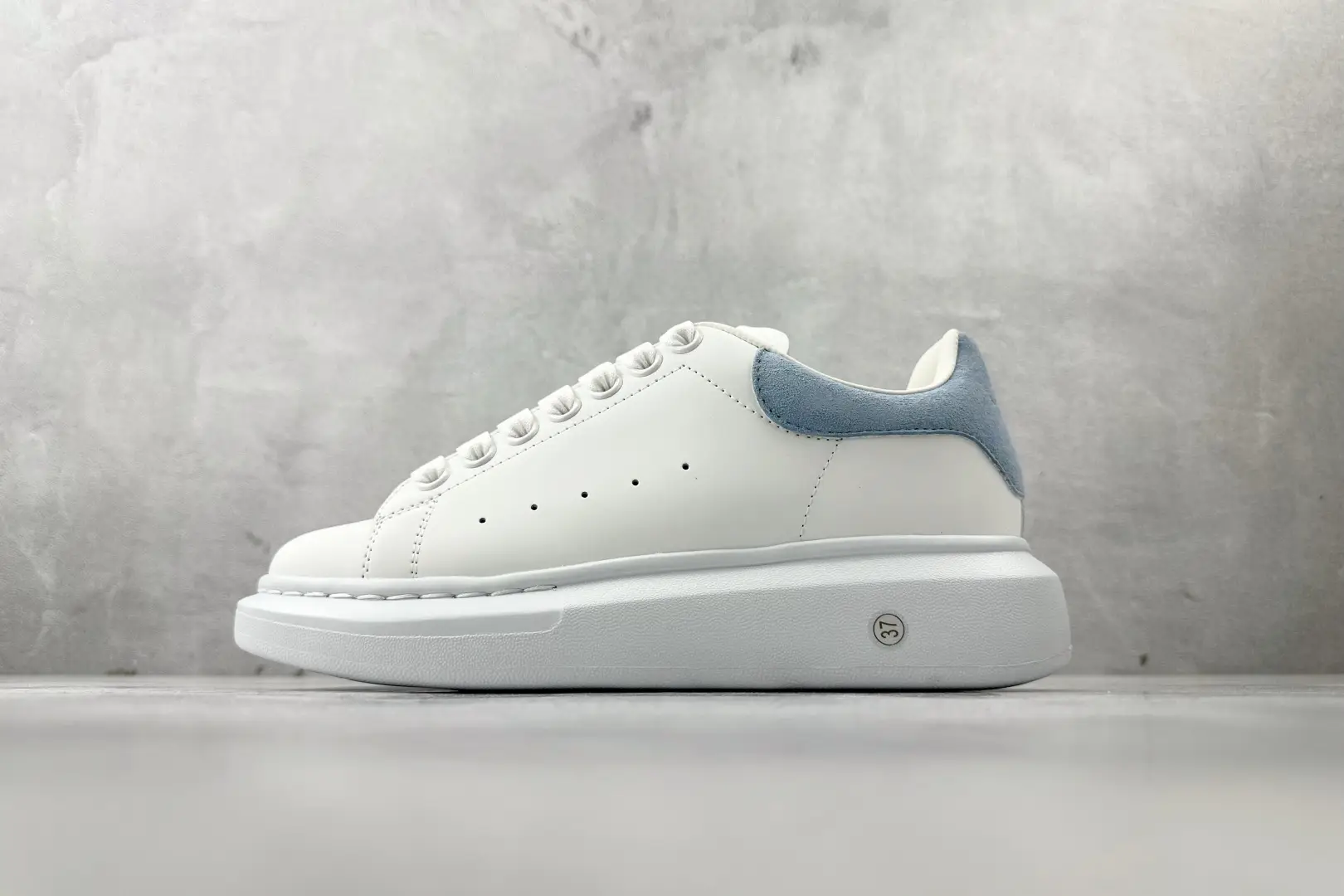 Alexander McQueen   Oversized