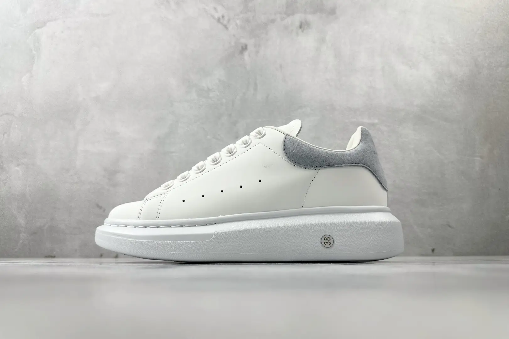 Alexander McQueen   Oversized