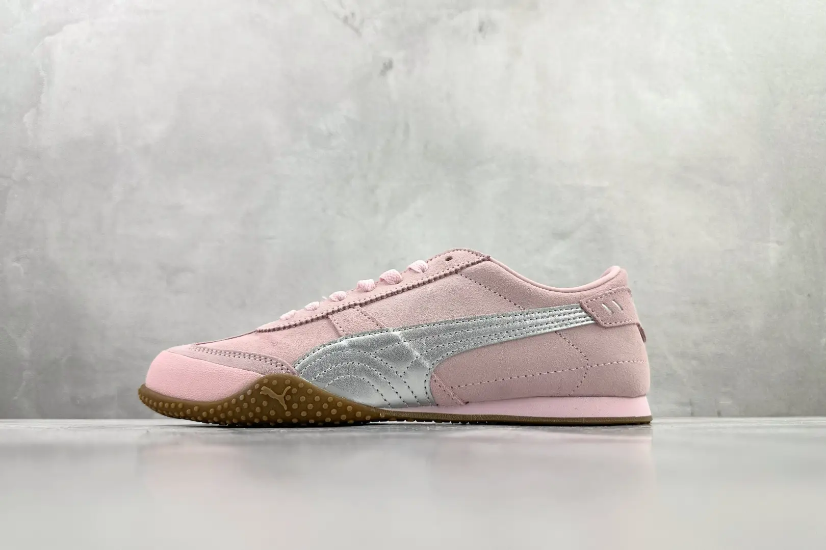 PUMA Bella UT Pink
*35A6132
Item Number