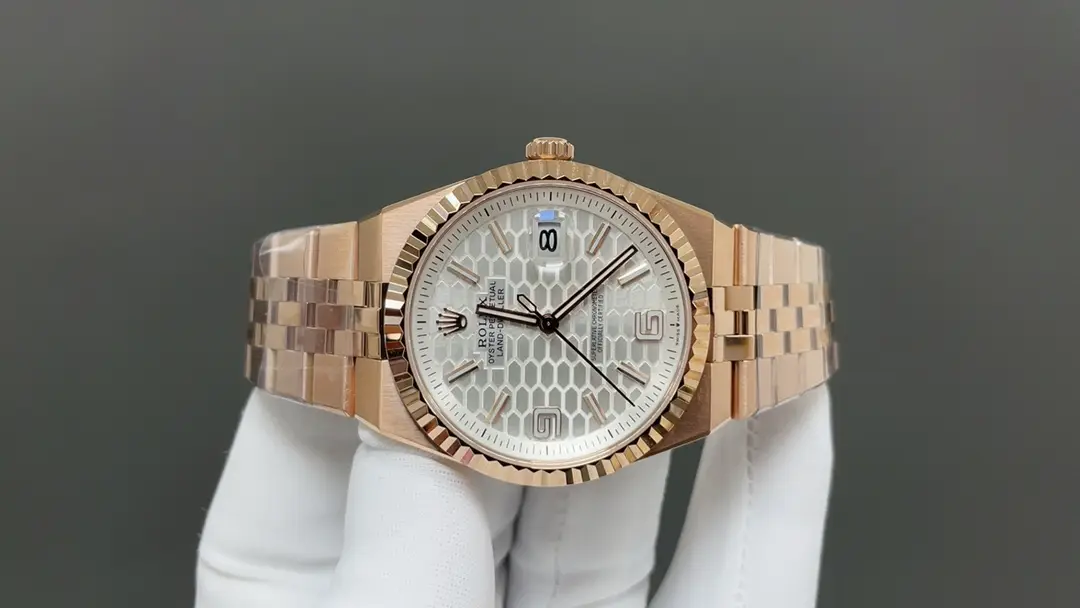 Luxury watch with rose gold design
