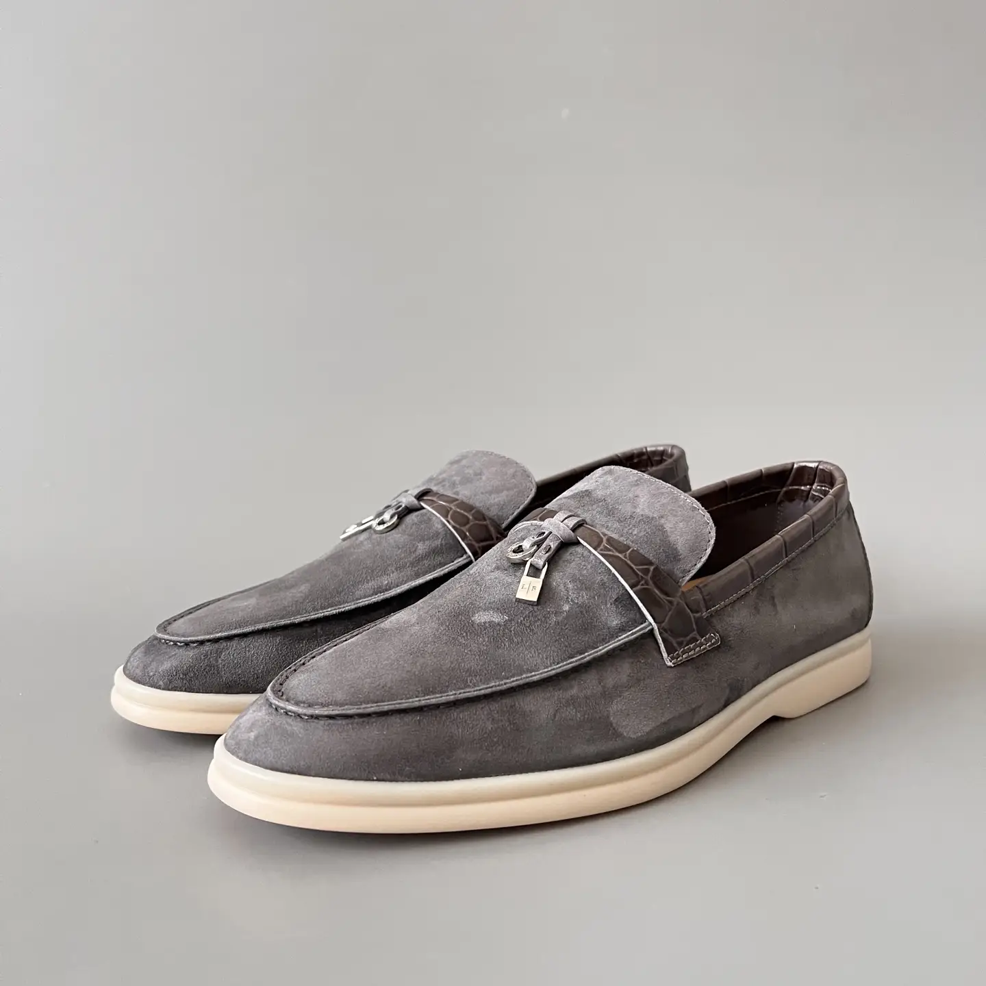 Loro Piana round toe low cut toe set for women's loafers with crocodile pattern.