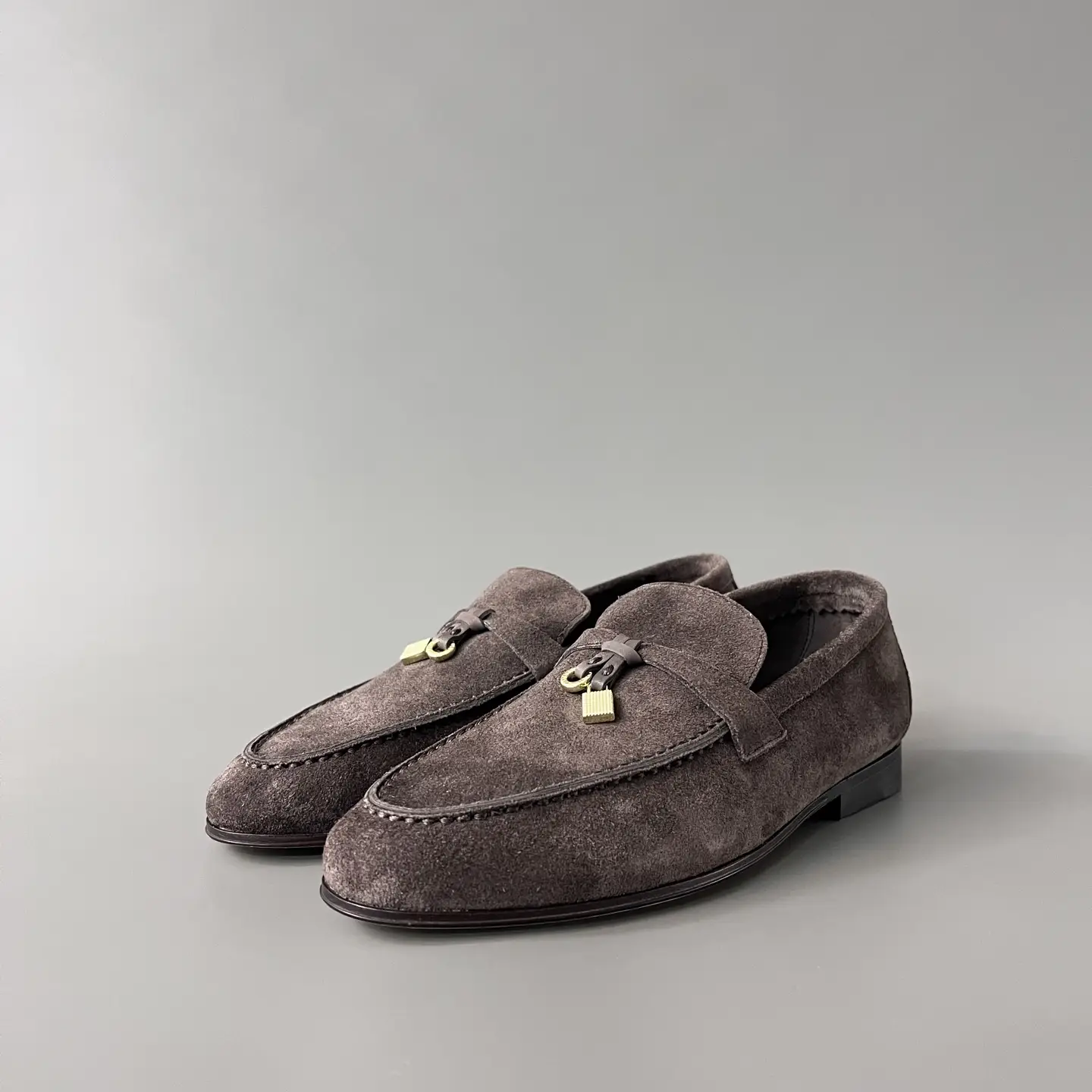 Loro Piana round toe low top women's loafers.
encoding
